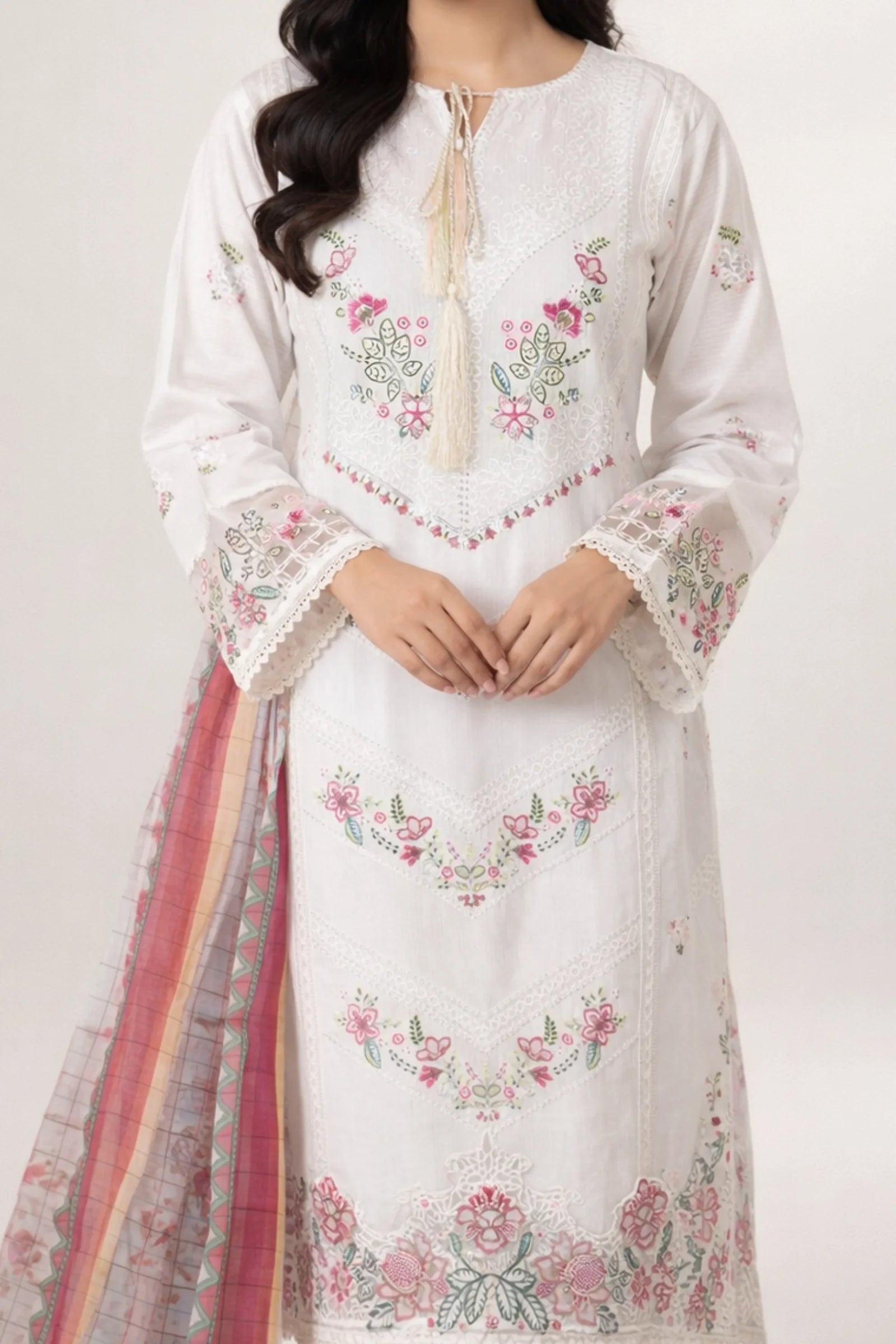 3-Piece Stitched Floral Thread Embroidery Doria Lawn